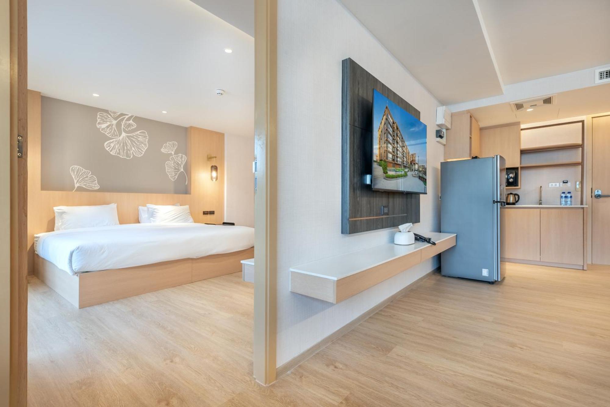 Salaya One Hotel & Service Apartment Екстериор снимка