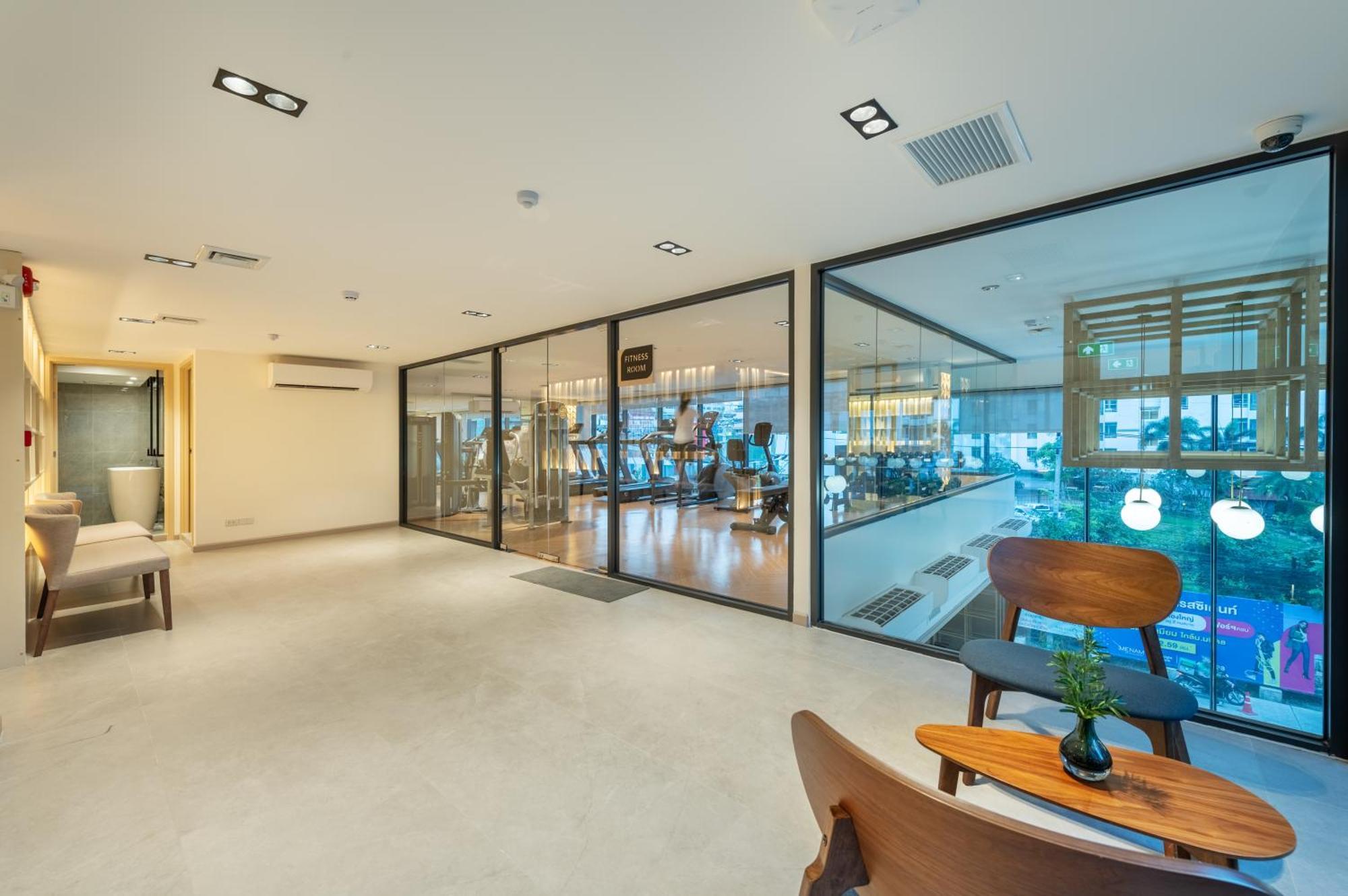 Salaya One Hotel & Service Apartment Екстериор снимка