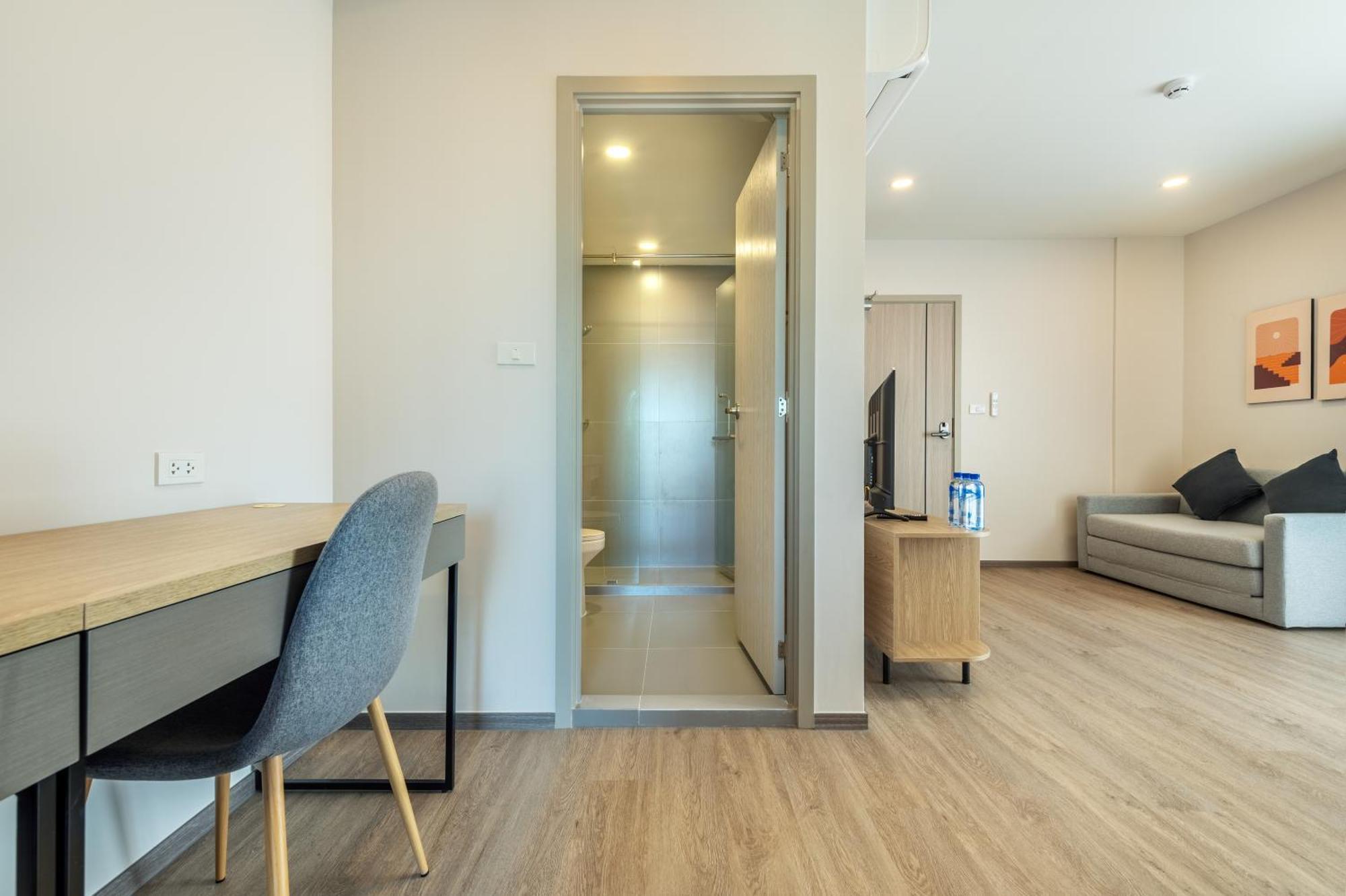 Salaya One Hotel & Service Apartment Екстериор снимка
