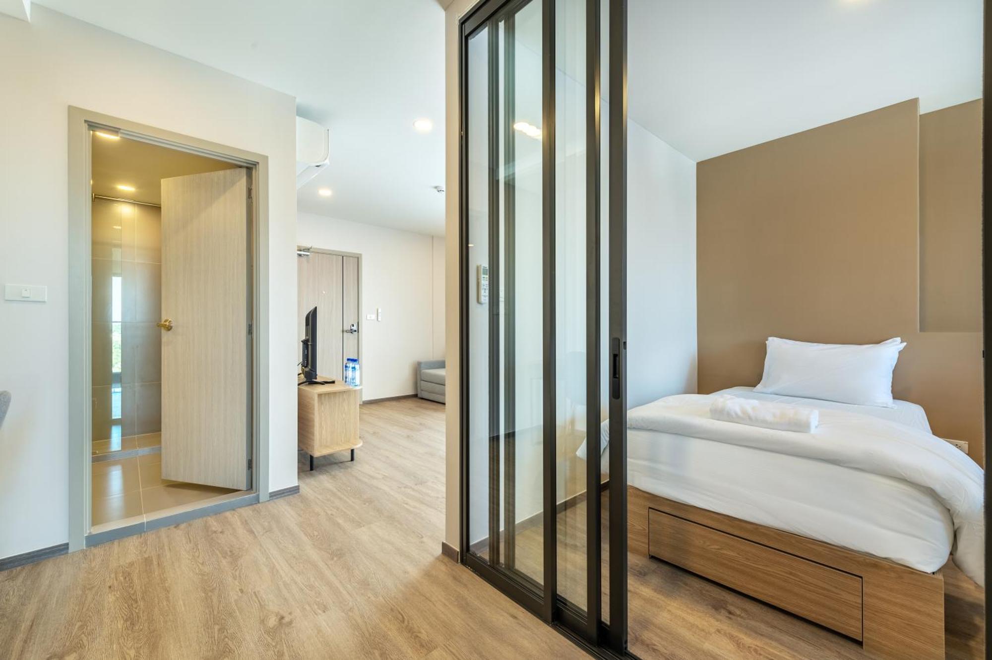 Salaya One Hotel & Service Apartment Екстериор снимка