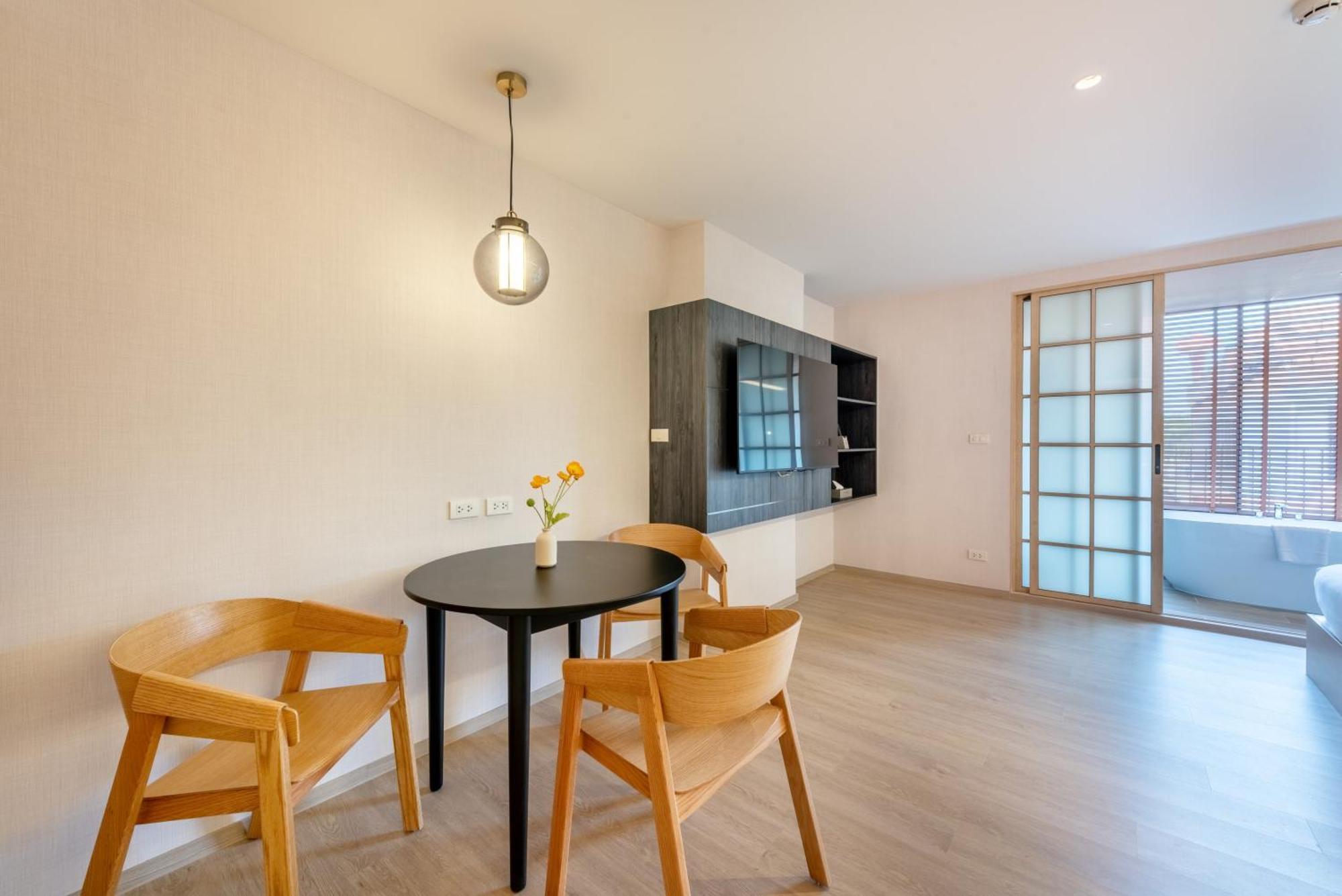 Salaya One Hotel & Service Apartment Екстериор снимка