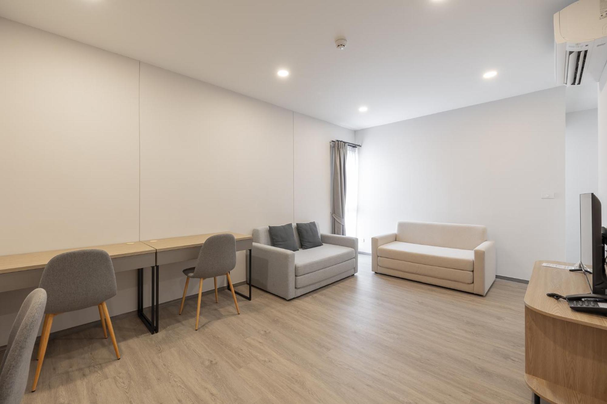 Salaya One Hotel & Service Apartment Екстериор снимка