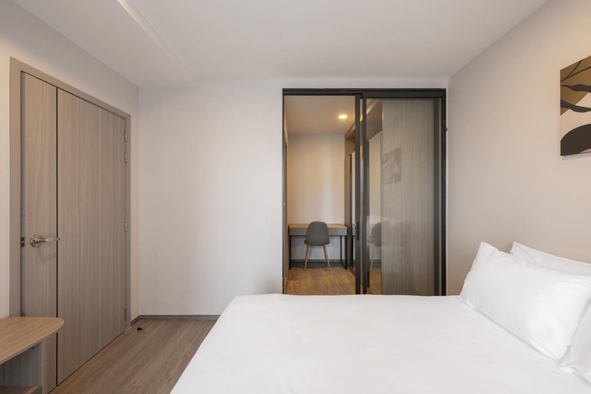 Salaya One Hotel & Service Apartment Екстериор снимка