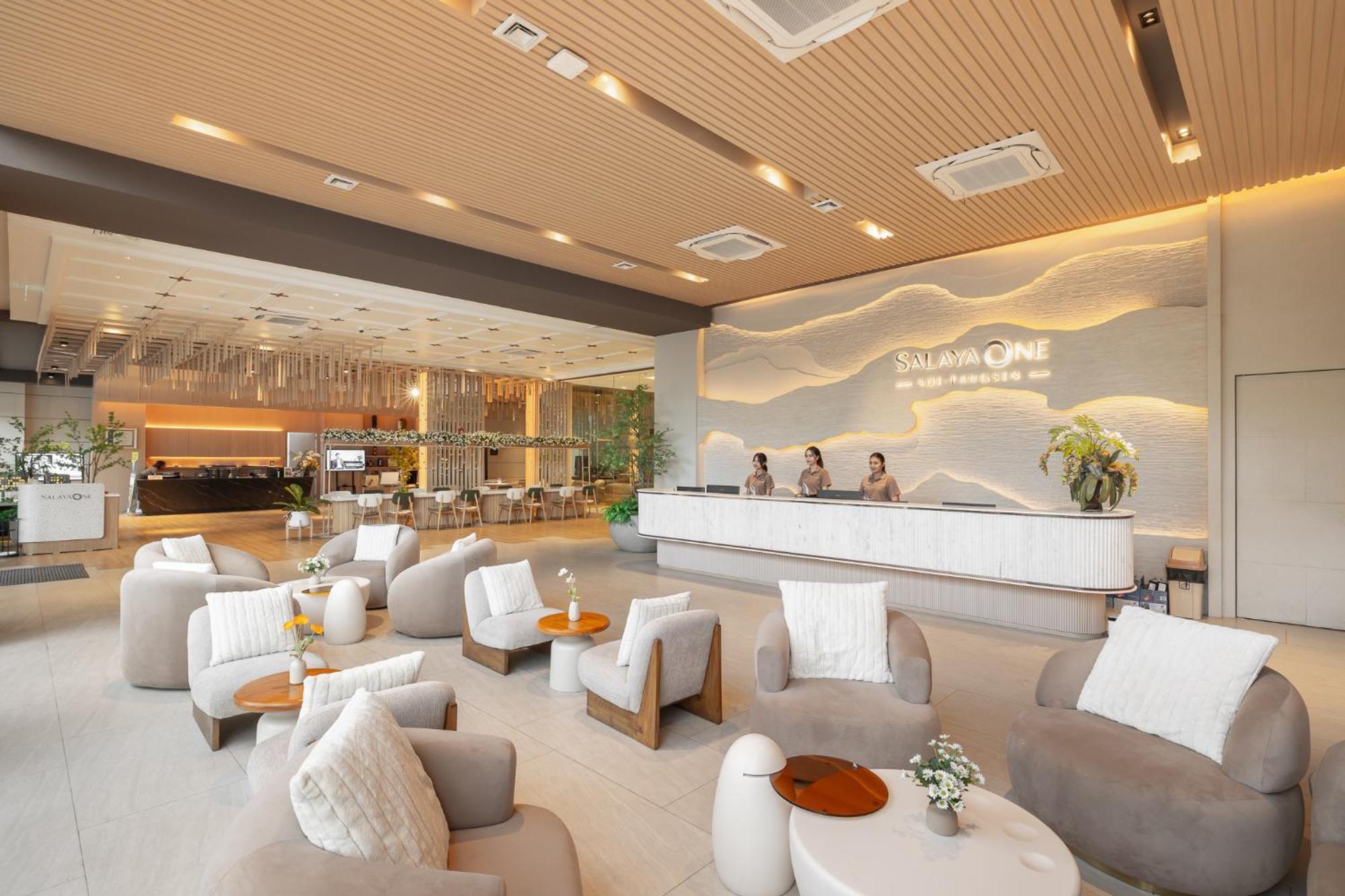 Salaya One Hotel & Service Apartment Екстериор снимка