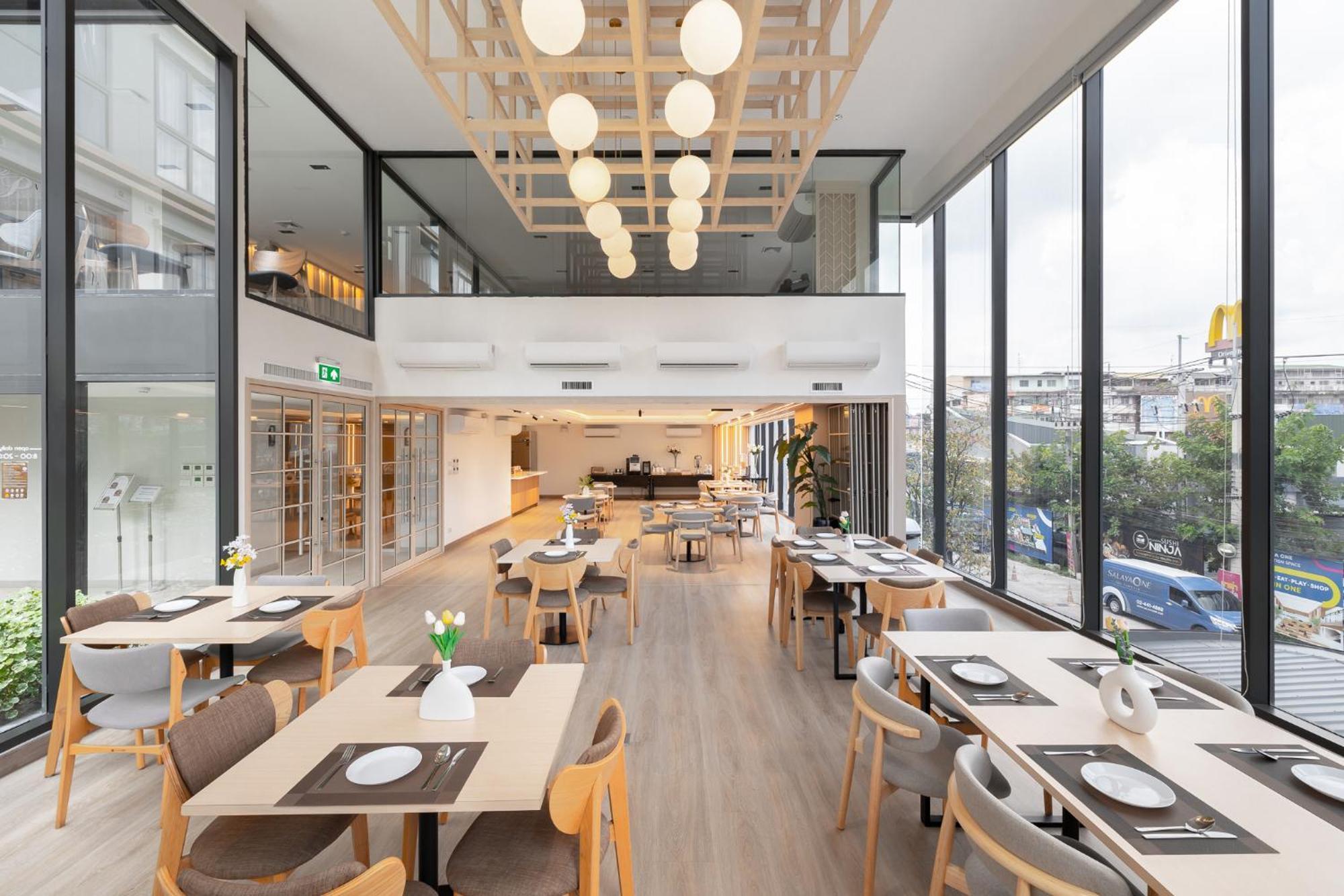 Salaya One Hotel & Service Apartment Екстериор снимка