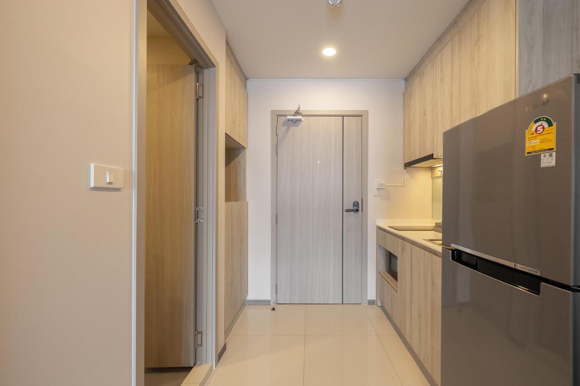 Salaya One Hotel & Service Apartment Екстериор снимка
