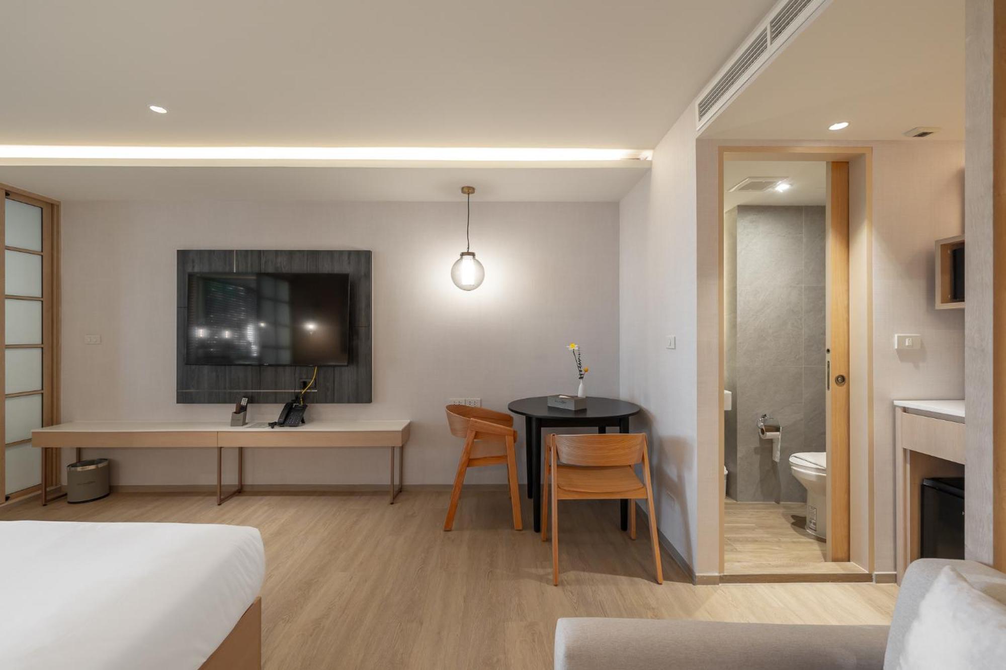 Salaya One Hotel & Service Apartment Екстериор снимка